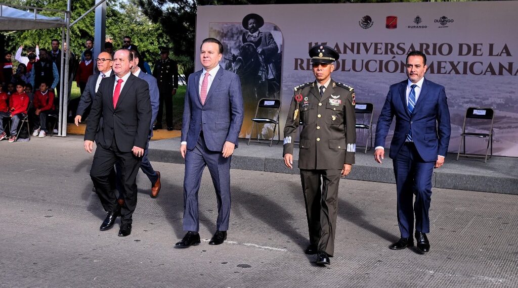 Esteban Villegas conmemora el 115 Aniversario de la Revolución Mexicana con Desfile Cívico–Deportivo