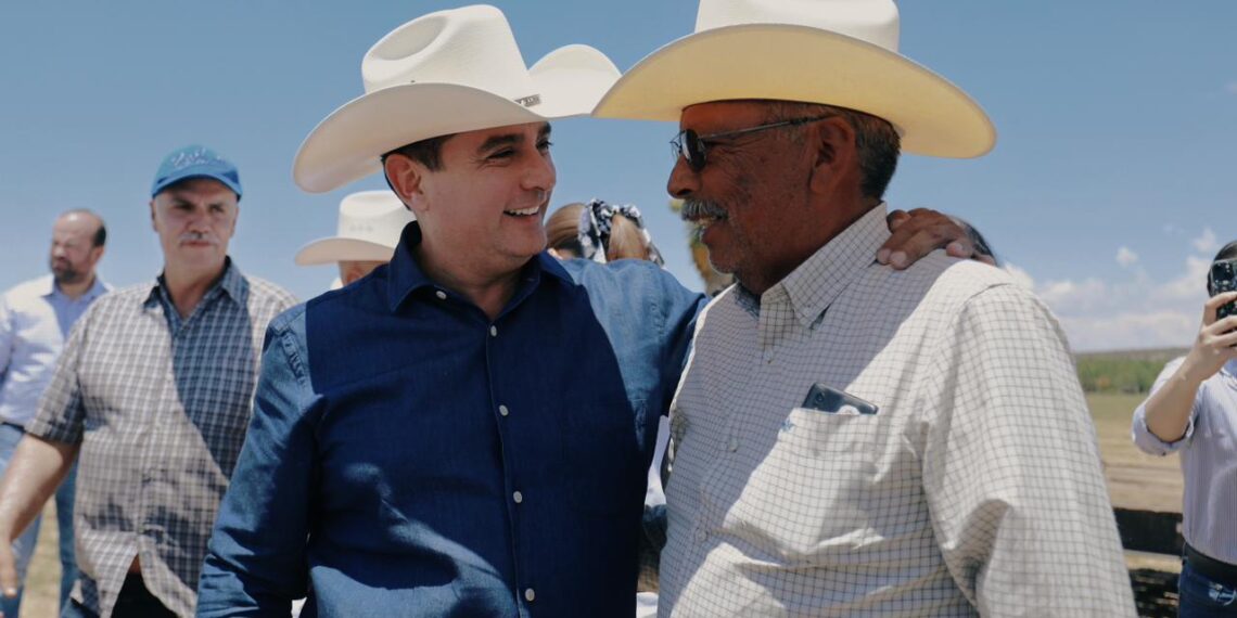 Se ubica Toño Ochoa en el ¡Top 10 nacional! con el respaldo de la gran familia duranguense