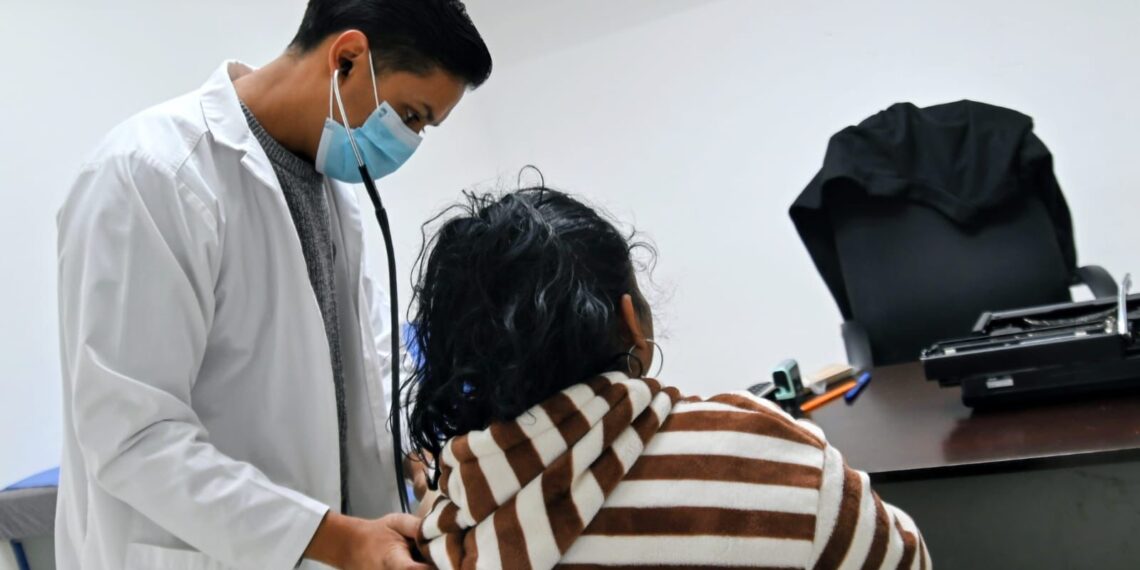 Refuerza Gómez Palacio atención médica ante bajas temperaturas