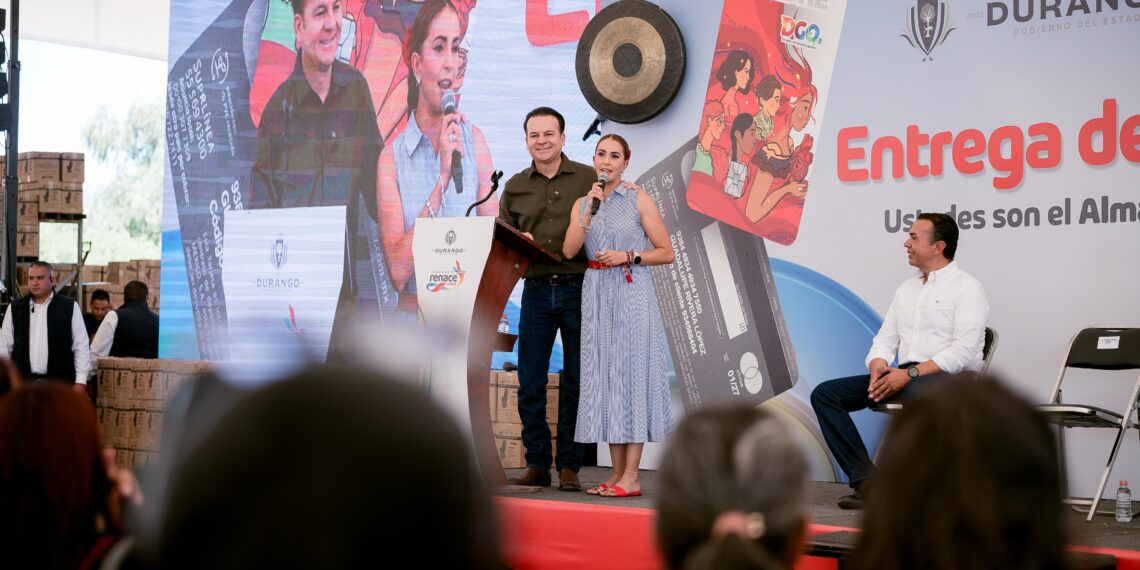 Con la entrega de la Tarjeta Madre, más familias salen adelante en Durango
