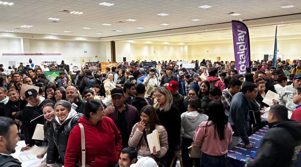 Más de 2 mil 500 gomezpalatinos buscan empleo en la Feria “Oportunidades que Transforman”