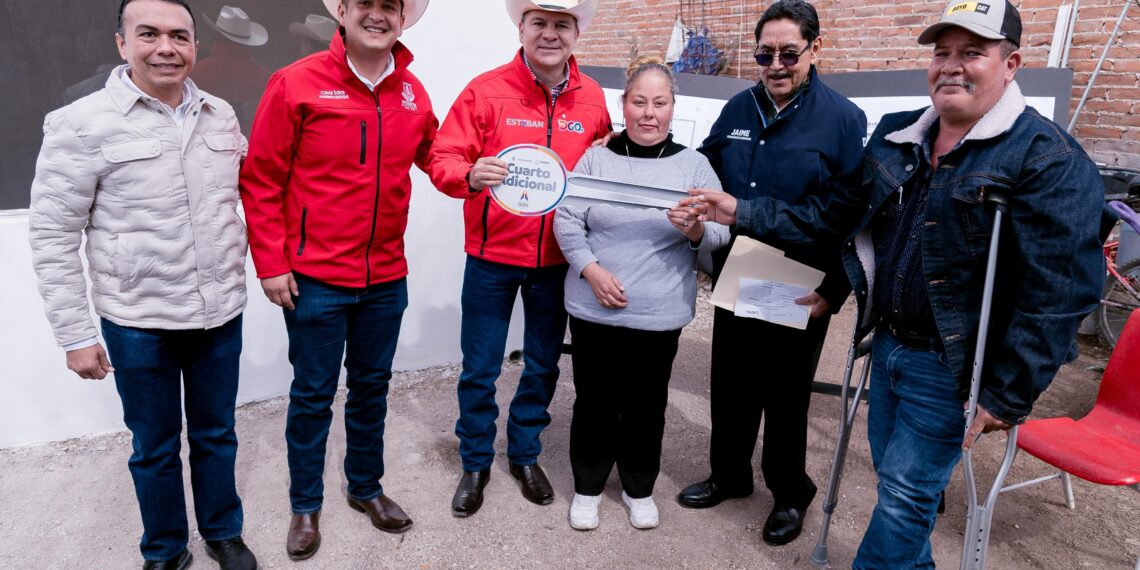 Esteban entrega 10 cuartos dormitorio gratuitos para brindar espacios dignos a familias de Vicente Guerrero