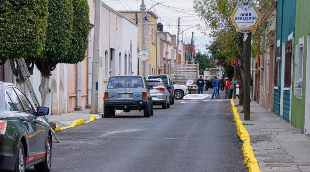 La pavimentación llega al corazón de Durango con calle Santa María