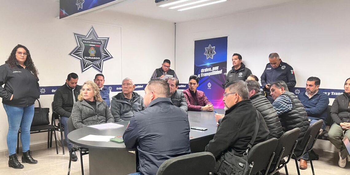 En equipo con el gobierno cuidamos la tranquilidad de Durango, nuestra casa: gran familia duranguense.