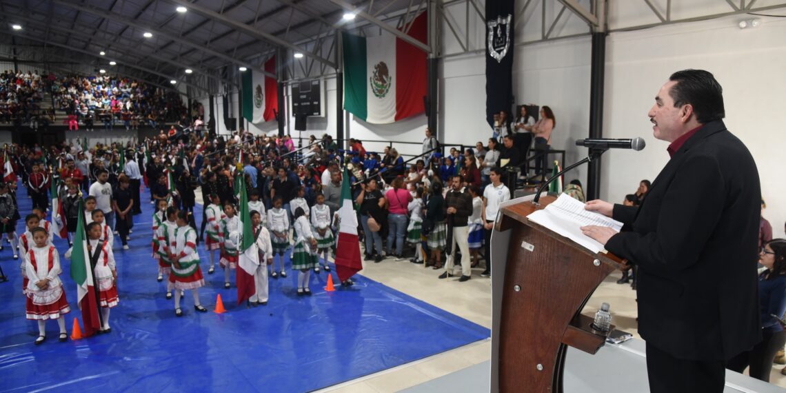 Gobierno de Durango enciende el orgullo patrio entre miles de estudiantes