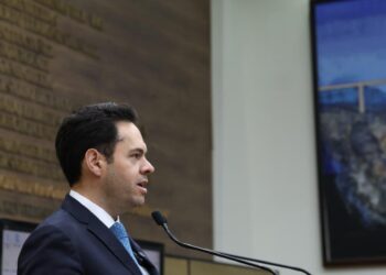 Propone Alejandro Mojica fortalecer adopción en Durango