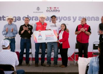 Hasta la frontera del norte de Durango, Esteban Villegas lleva nuevas canchas, pozo de agua, patrulla, semilla y apoyos sociales para Ocampo