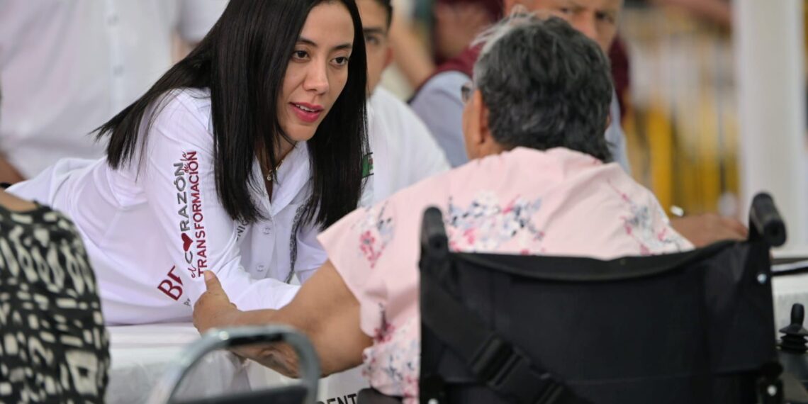 Betzabé Martínez entrega apoyos y atiende a ciudadanos en Jornadas del Pueblo