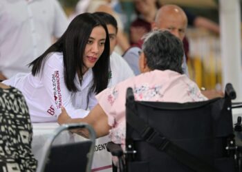 Betzabé Martínez entrega apoyos y atiende a ciudadanos en Jornadas del Pueblo