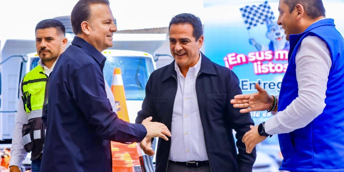 Más atención para la gran familia con nuevo parque vehicular municipal: Esteban y Toño