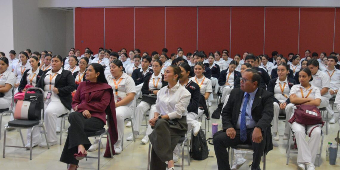 Más de 500 oportunidades laborales para gomezpalatinas en la Feria del Empleo de la Mujer impulsada por Betzabé