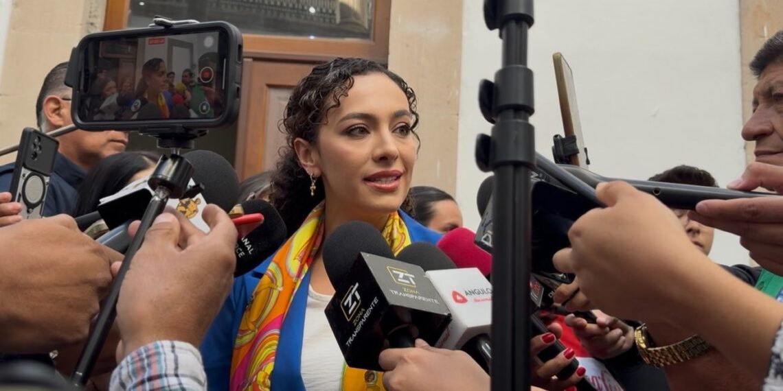 Impulsa regidora Gaby Hernández descuento especial en escrituración para mujeres durante marzo