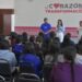Betzabé Martínez recibe a estudiantes duranguenses y los motiva a perseguir sus sueños