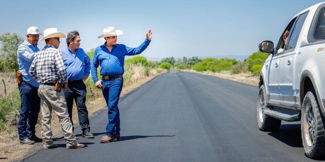 Respuesta “en caliente” que ya se ve; Toño Ochoa inicia mejora de camino a San José del Molino