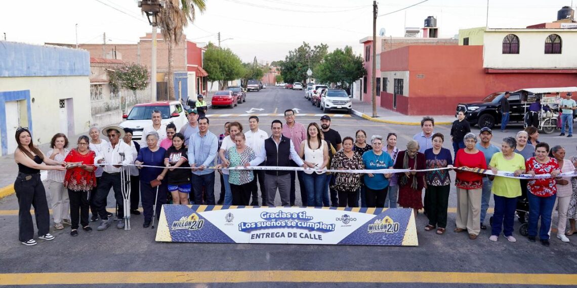 Cumple Toño Ochoa “en caliente” y entrega más calles en Santa María