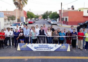 Cumple Toño Ochoa “en caliente” y entrega más calles en Santa María