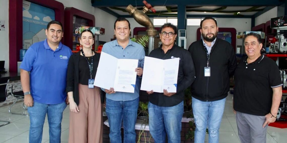 Apoya Toño Ochoa la economía del hogar trabajando en equipo