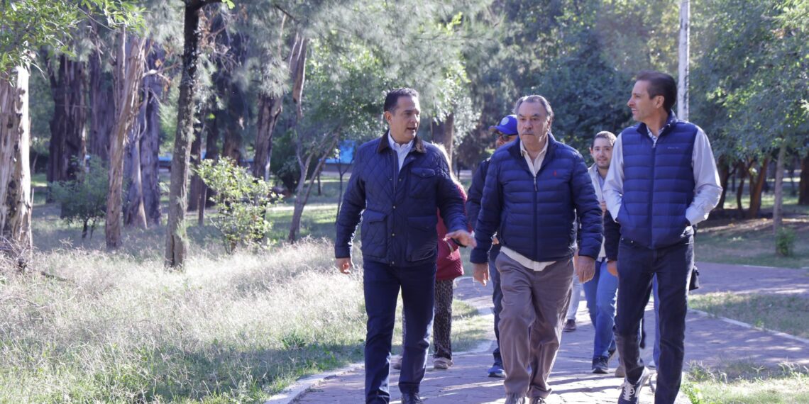 Con mantenimiento y rehabilitación, Toño Ochoa mejora el Sahuatoba como espacio de salud y convivencia