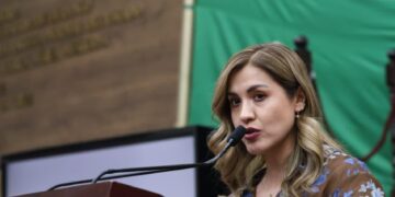 Propone Gaby Vázquez facilitar trámites en adopciones