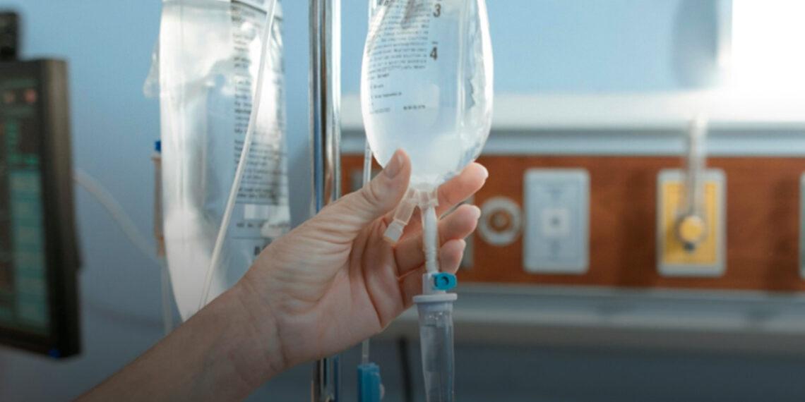 Seis muertes en Sonora encienden alerta por uso de “sueros vitaminados”.