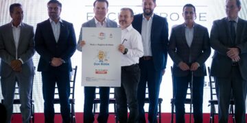 Gobernador Esteban abre más oportunidades para que pequeños negocios duranguenses lleven sus productos a grandes cadenas en Encuentro de Negocios
