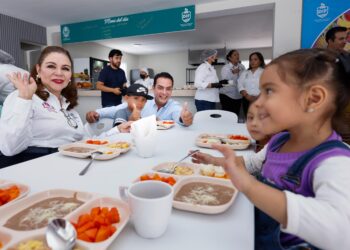 “Nutriendo Almas” lleva alimentación a miles de familias; Toño Ochoa fortalece comedores comunitarios