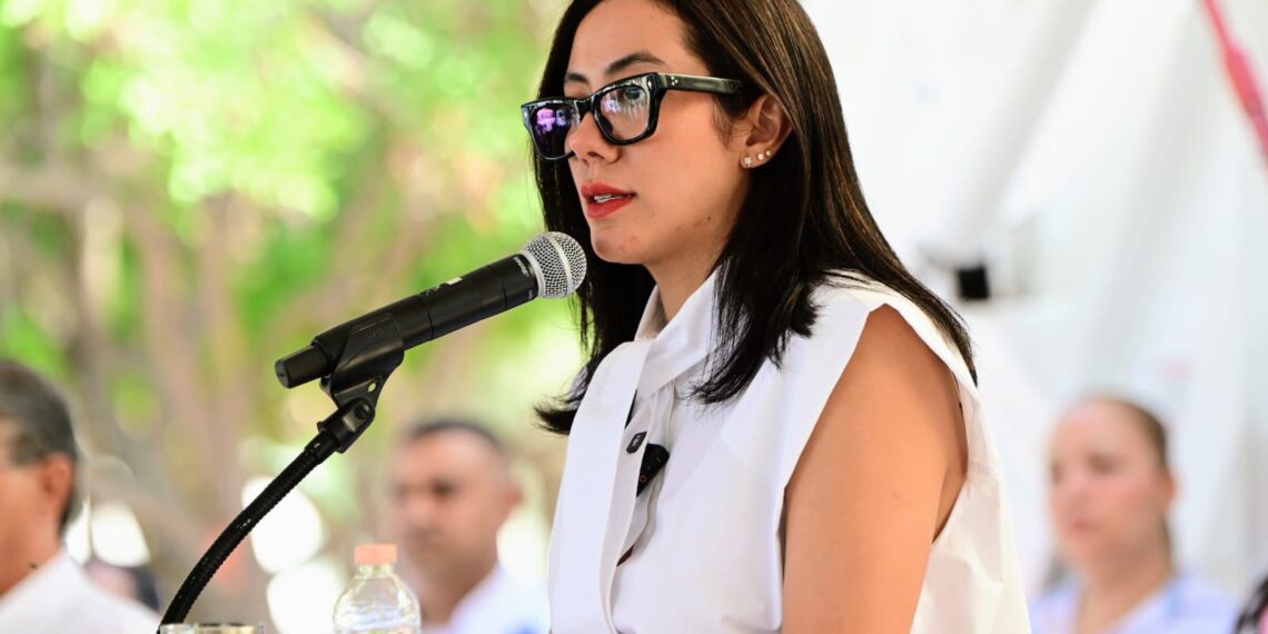 Betzabé Martínez aplica antidoping sorpresa a agentes de Vialidad en Gómez Palacio