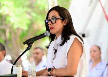 Betzabé Martínez aplica antidoping sorpresa a agentes de Vialidad en Gómez Palacio