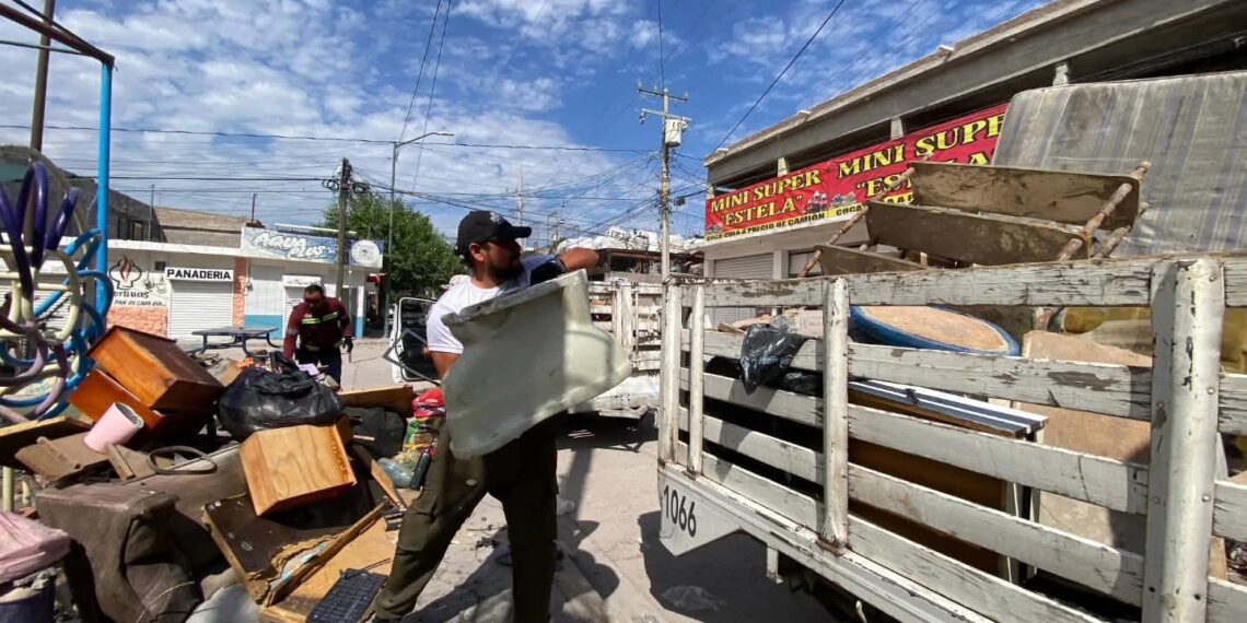 Campaña de descacharrización retira 20 toneladas de residuos en la colonia Rubén Jaramillo