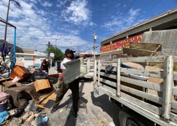 Campaña de descacharrización retira 20 toneladas de residuos en la colonia Rubén Jaramillo