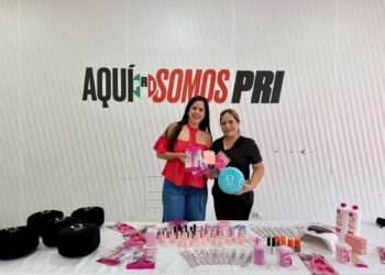ONMPRI impulsa la economía femenina con taller de belleza y aplicación de uñas: Pamela García