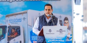 Con unidades médicas móviles, Esteban y Toño llevan servicios de salud gratuitos a la gran familia duranguense