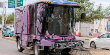 Cumple Gobierno de Esteban con nueva barredora “Doña Perrona” para el Municipio de Durango