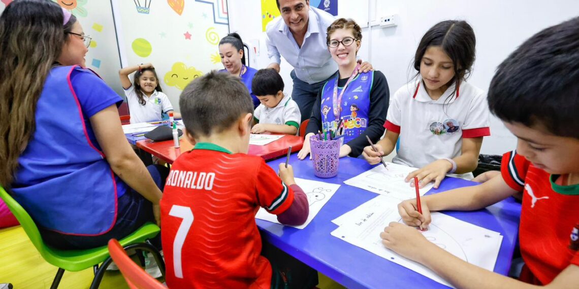 Acerca Toño Ochoa bienestar emocional a la gran familia con la Chuloteca