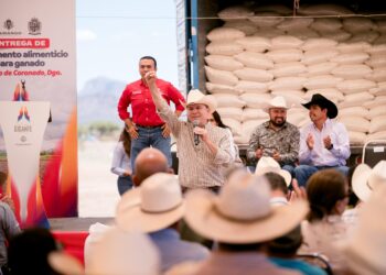 Más de 400 productores de Pánuco de Coronado reciben 100 toneladas de maíz molido para mantener alimentado su ganado durante la sequía