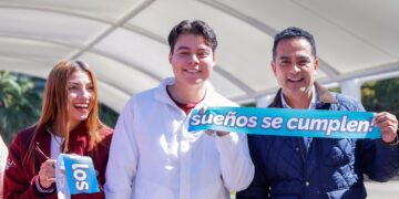 Con orientación y herramientas para decidir su futuro, Toño Ochoa acompaña a la juventud duranguense