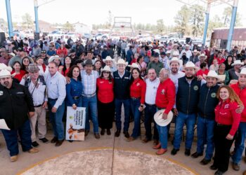 600 productores de Pueblo Nuevo ahorrarán en la alimentación de su ganado durante la temporada de estiaje; Gobierno del Estado y Unión Ganadera entregan 160 toneladas de maíz molido