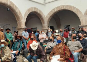 Bajas, solicitudes de apoyo por parte de paisanos deportados
