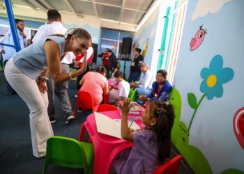 Niñas, niños y familias del Hospital Materno Infantil disfrutan espacios más cómodos y seguros; entrega Marisol Rosso áreas de espera y recreación para una mejor atención y estancia
