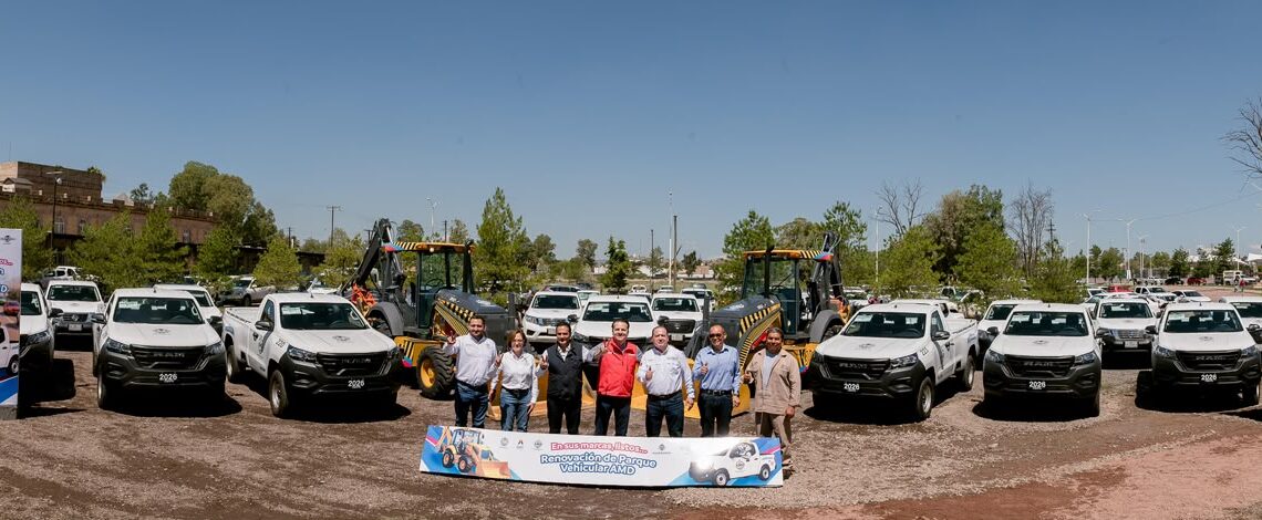 Más rapidez para atender reportes de agua y drenaje en Durango; entregan Esteban y Toño 82 nuevas unidades para mejorar servicio de AMD