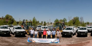 Más rapidez para atender reportes de agua y drenaje en Durango; entregan Esteban y Toño 82 nuevas unidades para mejorar servicio de AMD