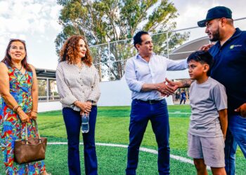 ¡Ya se armó la diversión en el Parque Lineal Ferrocarril! Toño inaugura área de juegos
