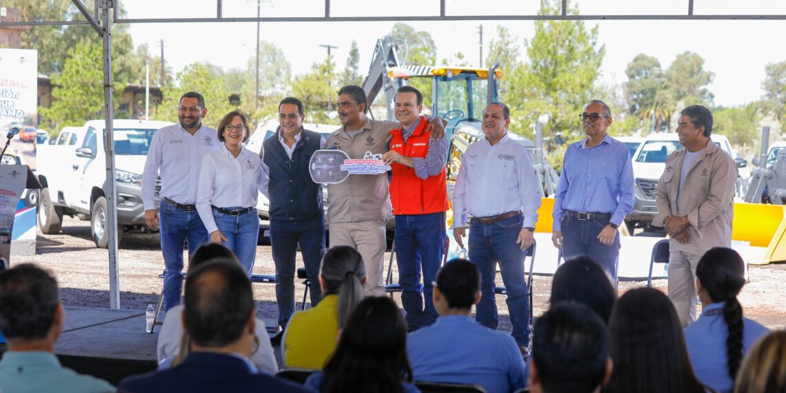 Fortalece Toño Ochoa el servicio de AMD para la gran familia duranguense