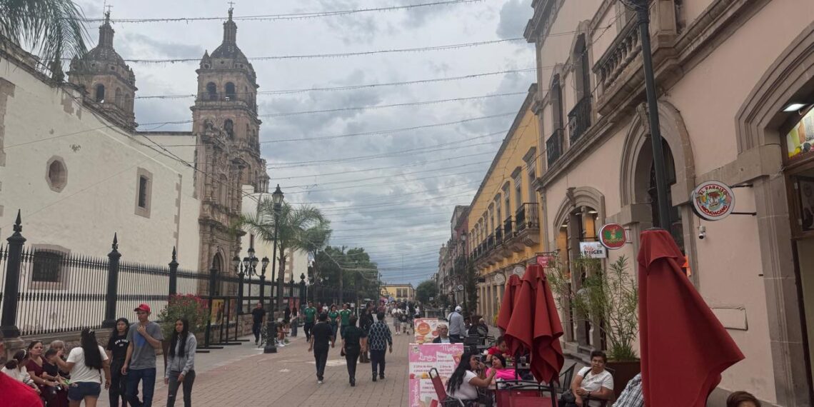 Comercio local repunta 30% por graduaciones, pero informalidad mantiene presión
