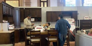 Industria mueblera mantiene empleos, pero descansa a 30% del personal por baja demanda