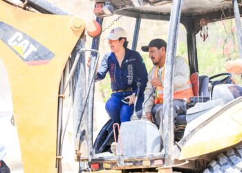 Supervisa Betzabé Martínez obras en ejido Cuba y colonia Filadelfia