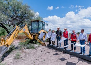 Peñón Blanco ampliará su panteón municipal con 400 nuevos espacios y 400 gavetas; inician la obra Esteban Villegas y Elías Bustamante