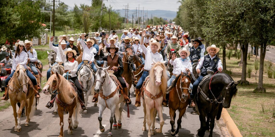 Más de 6 mil jinetes participan en la tradicional Cabalgata Villista de la Feria Nacional Francisco Villa Durango 2026