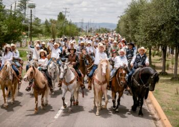 Más de 6 mil jinetes participan en la tradicional Cabalgata Villista de la Feria Nacional Francisco Villa Durango 2026