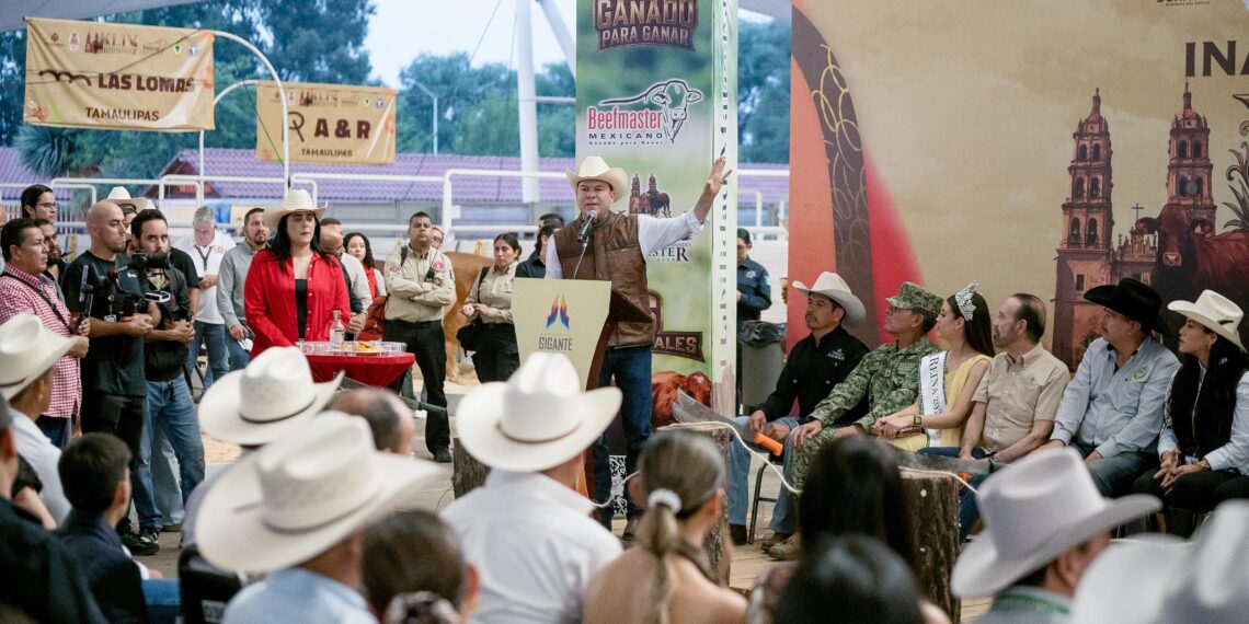 “Nunca se había visto un gobernador entregar avena en El Durazno o Tamazula. Allá va y va a ayudar”: Rogelio Soto, presidente de la Unión Ganadera Regional de Durango